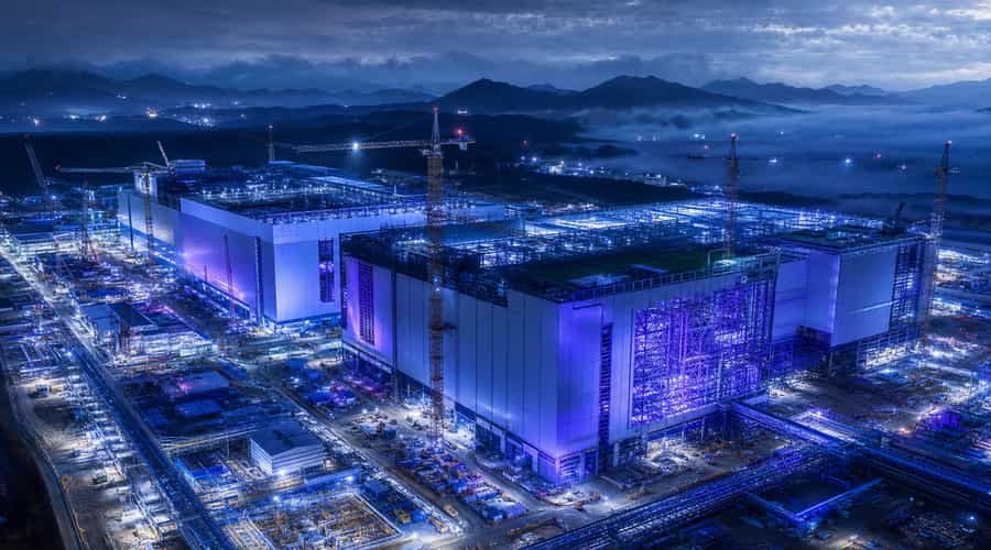 Samsung and SK Hynix pledge over 1,000 trillion won to dominate the AI memory race